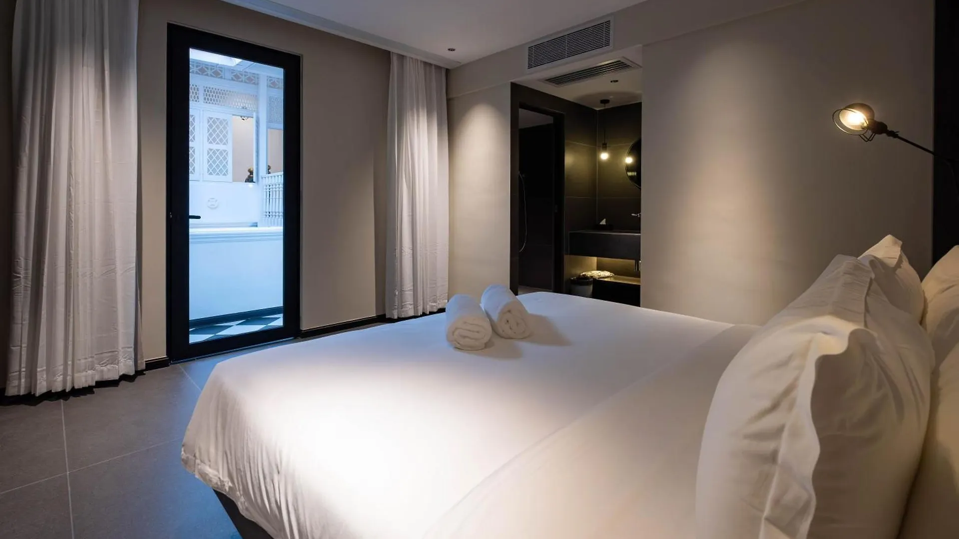 Rest Collection Redhouse Melaka Hotell